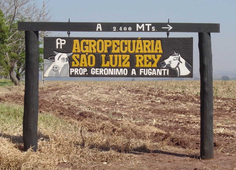 Placa de entrada da Fazenda São Luiz Rey